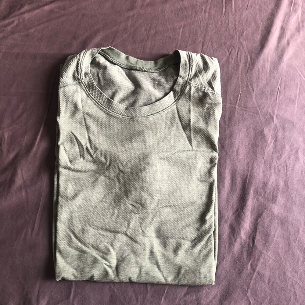 Lululemon Metal Vent Tech Short Sleeve t-shirt